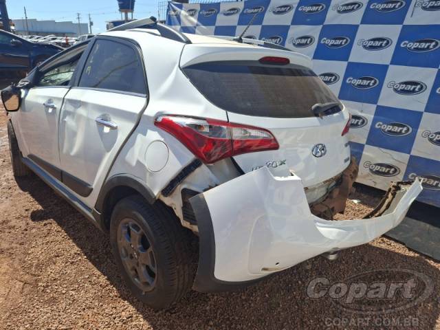 2015 HYUNDAI HB20 