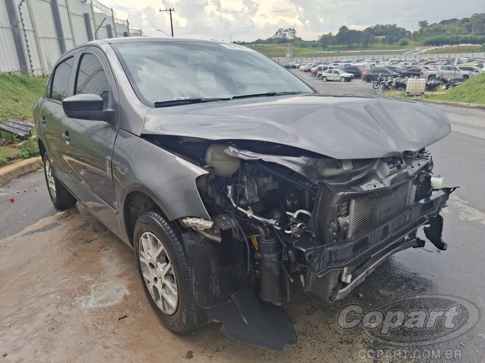 Veículo VW - VolksWagen Volkswagen VOLKSWAGEN VOYAGE 1.6 TOTAL FLEX 2014 2014 em leilão