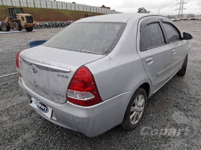 2017 TOYOTA ETIOS SEDA 