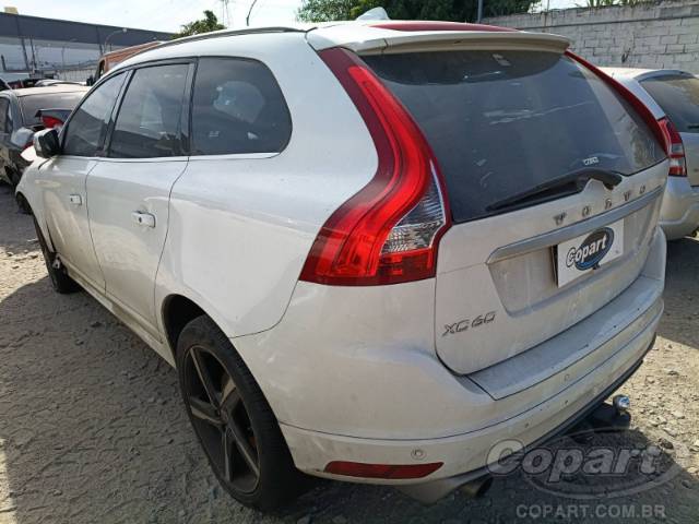 2015 VOLVO XC60 