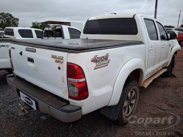 2015 TOYOTA HILUX CD 