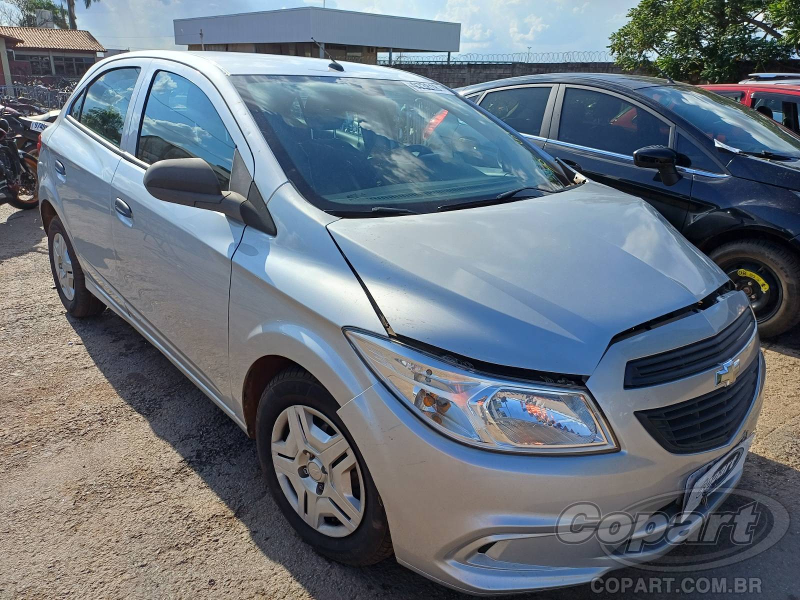 Chevrolet Onix Joy 1.0 Eco 2017 Colisão Média Monta
