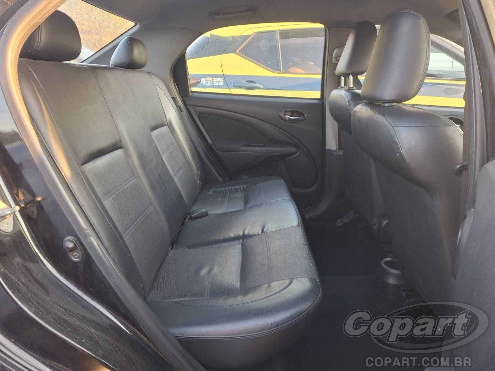 2016 TOYOTA ETIOS SEDA — foto 6 de 10