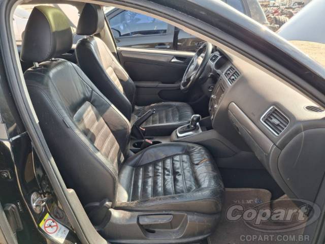 2011 VOLKSWAGEN JETTA 