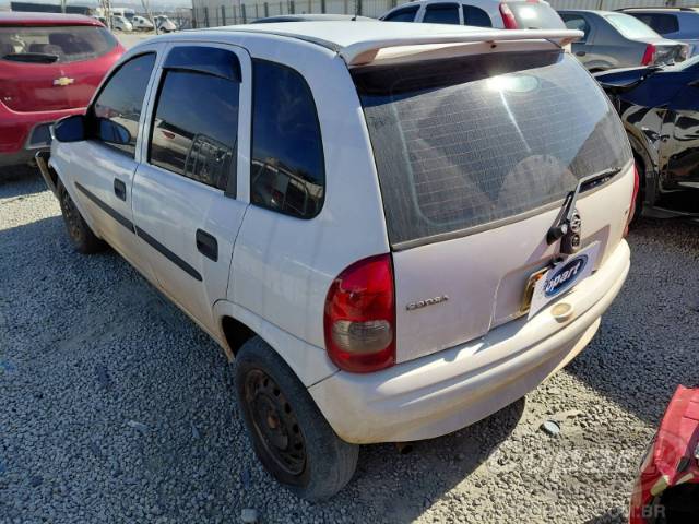 2001 CHEVROLET CORSA 