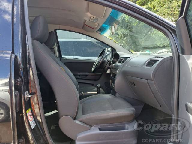 2011 VOLKSWAGEN FOX 