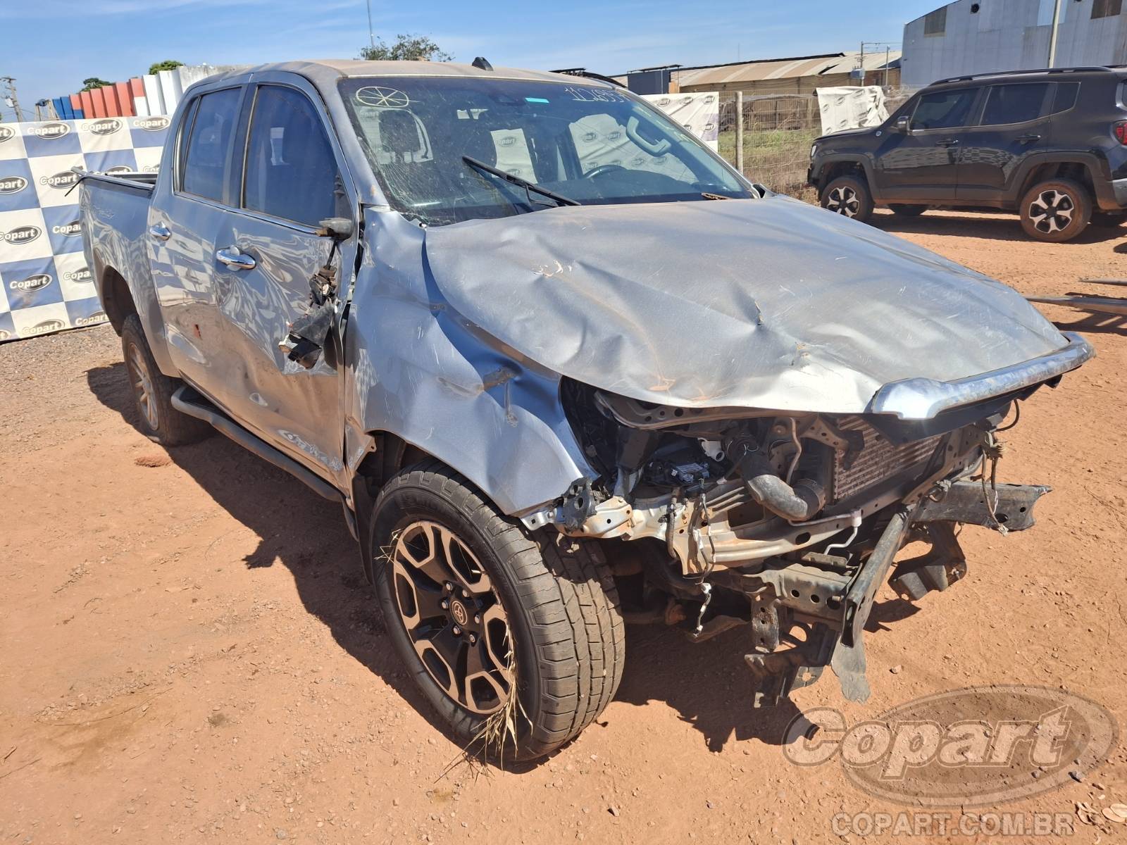 Toyota Hilux CD 2024 em leilão — MT