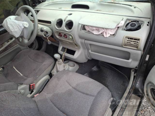 2002 RENAULT TWINGO 