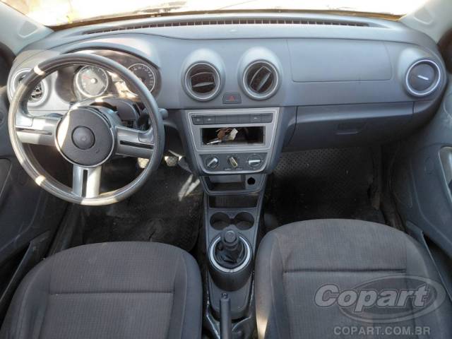 2013 VOLKSWAGEN VOYAGE 