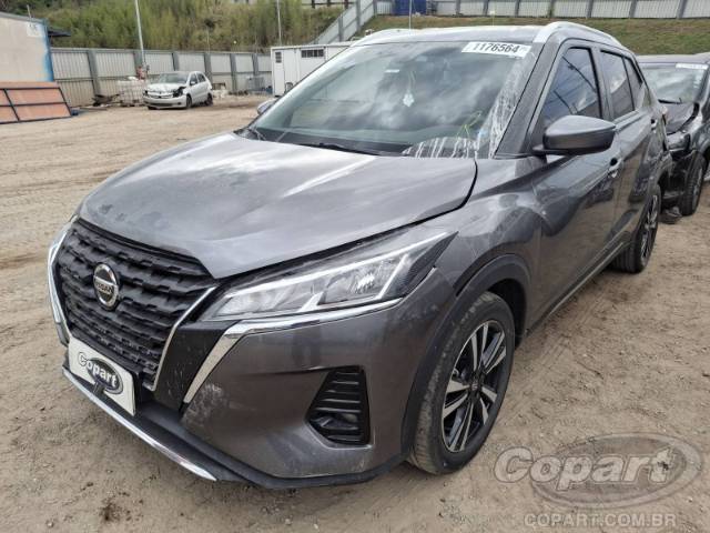 2022 NISSAN KICKS 