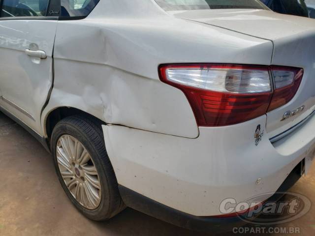 2015 FIAT GRAND SIENA 