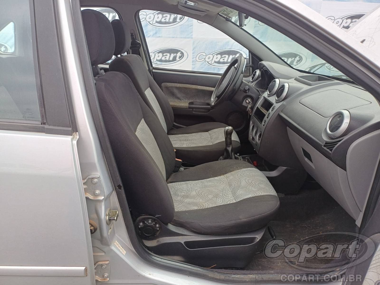 Foto 5: 2009 FORD FIESTA SEDAN