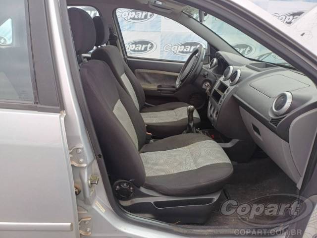 2009 FORD FIESTA SEDAN 