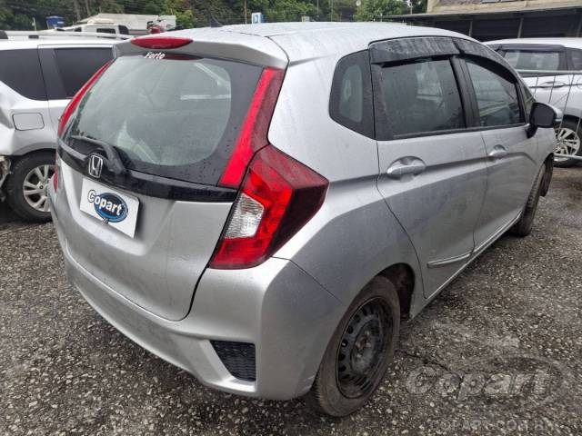 2016 HONDA FIT 
