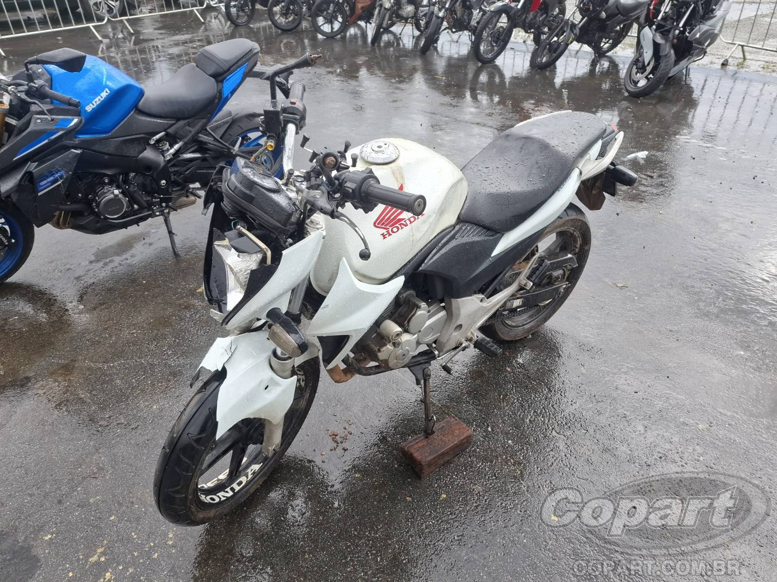 Foto 2: 2014 HONDA CB 300