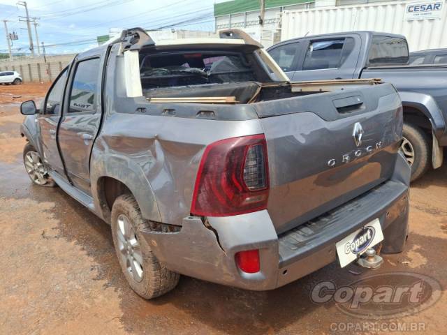 2022 RENAULT DUSTER OROCH 