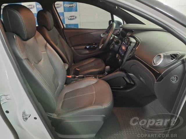 2022 RENAULT CAPTUR 