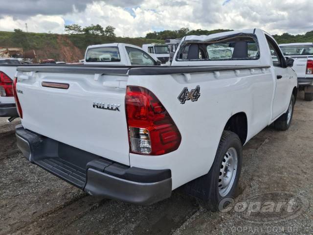 2024 TOYOTA HILUX CS 