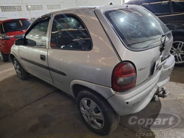 2001 CHEVROLET CORSA 