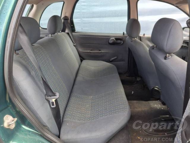2001 CHEVROLET CORSA 