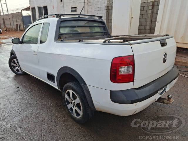 2015 VOLKSWAGEN SAVEIRO CE 