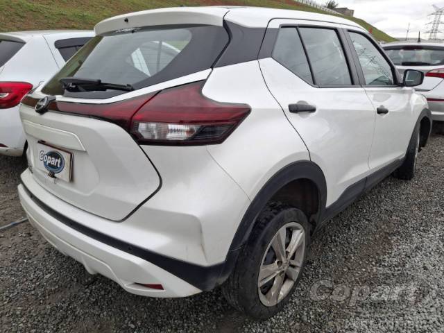 2025 NISSAN Kicks Play 