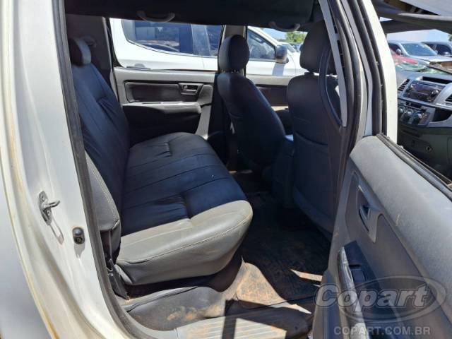 2015 TOYOTA HILUX CD 