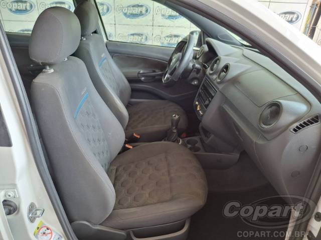 2014 VOLKSWAGEN VOYAGE 