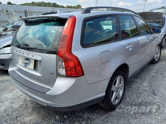 2009 VOLVO V50 