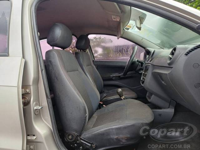 2016 VOLKSWAGEN VOYAGE 