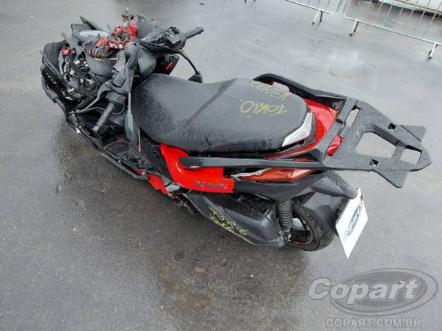 2024 YAMAHA XMAX 