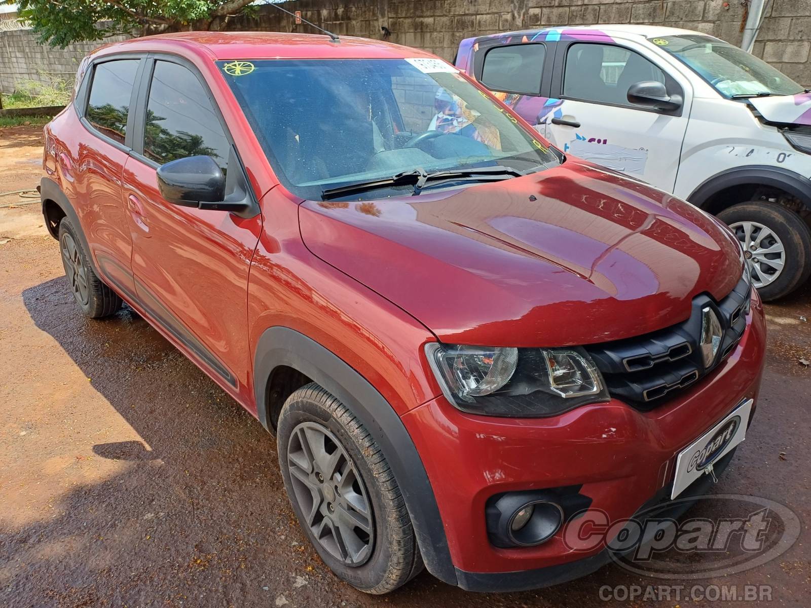 Renault Kwid Intense 1.0 SCe 2022 Colisão Média Monta