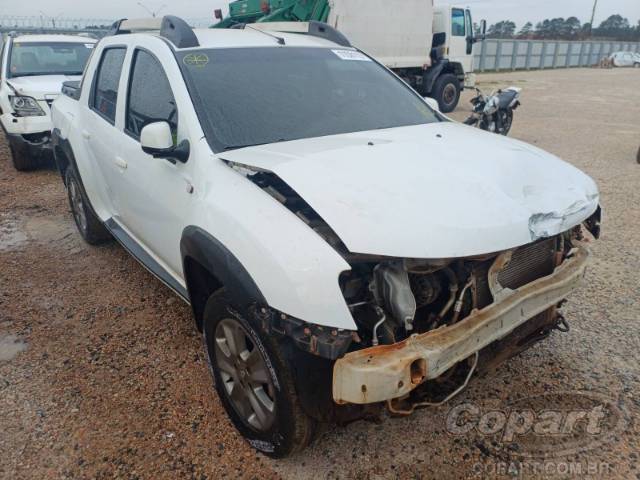 2019 RENAULT DUSTER OROCH 