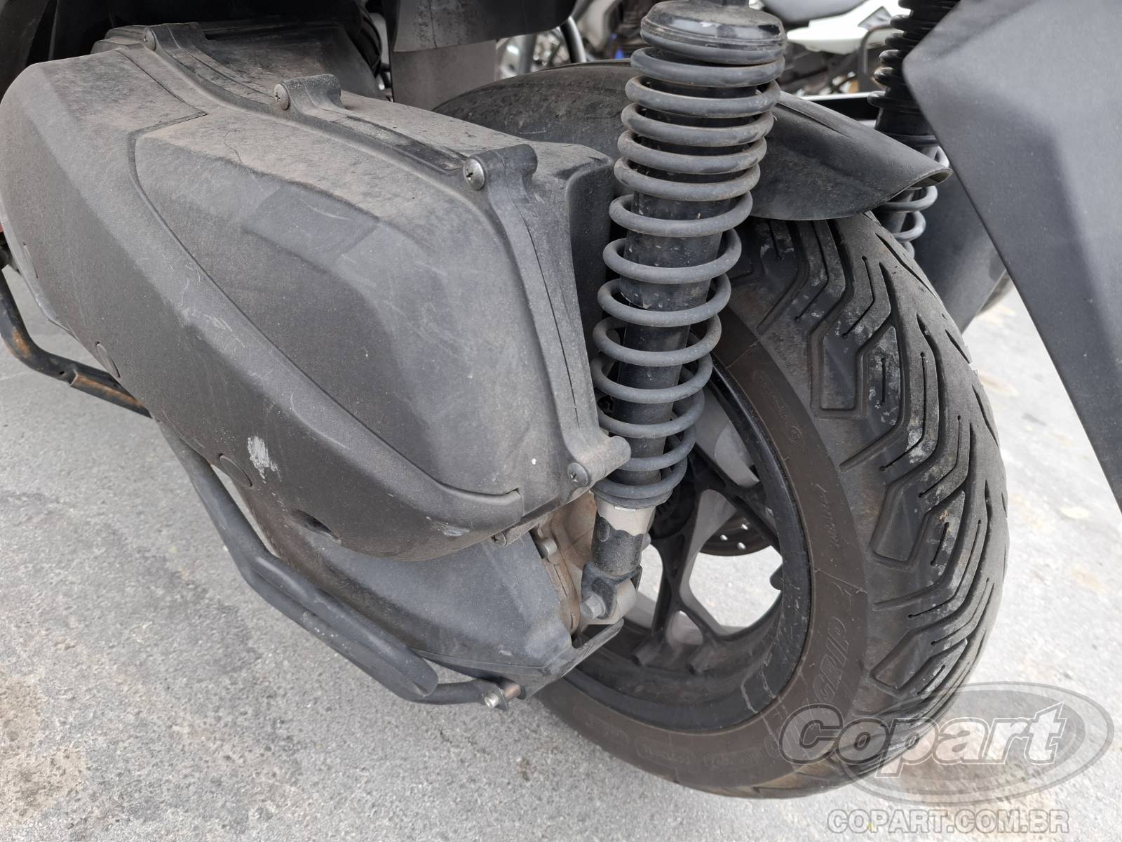 2023 YAMAHA XMAX — foto 7 de 10
