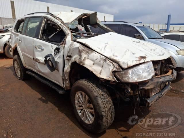 2015 MITSUBISHI PAJERO DAKAR 