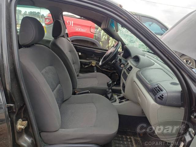 2004 RENAULT CLIO SEDAN 