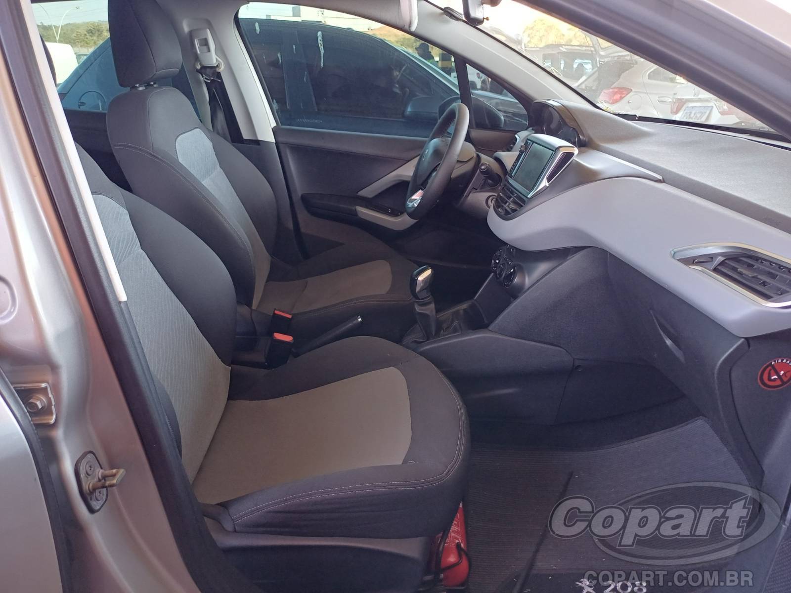 2014 PEUGEOT 208 — foto 5 de 10