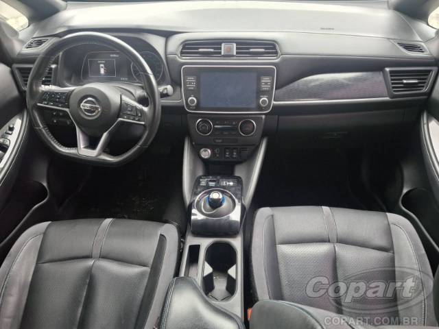 2022 NISSAN LEAF 