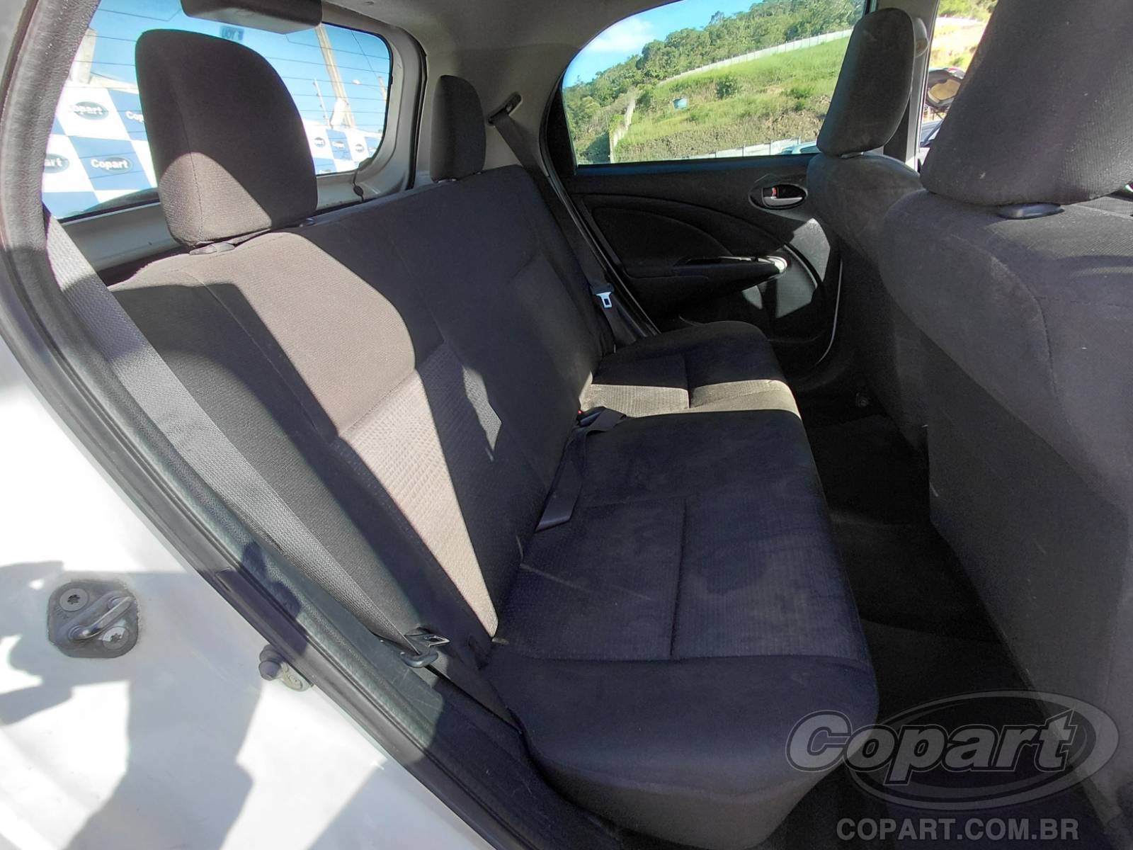 2014 TOYOTA ETIOS — foto 6 de 12