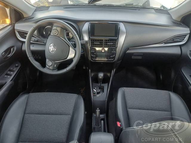 2025 TOYOTA YARIS SEDA 