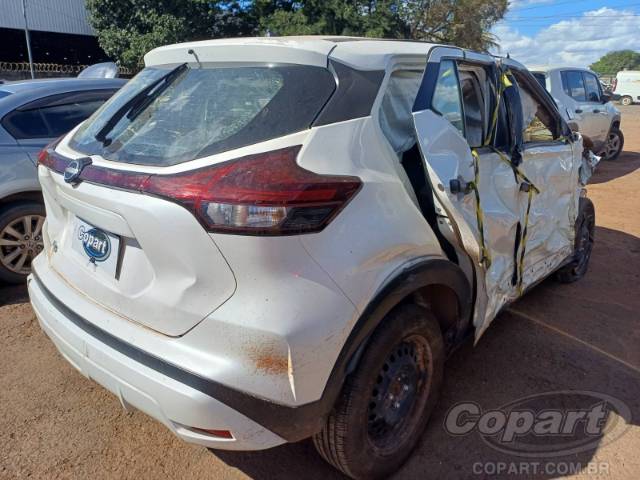 2024 NISSAN KICKS 