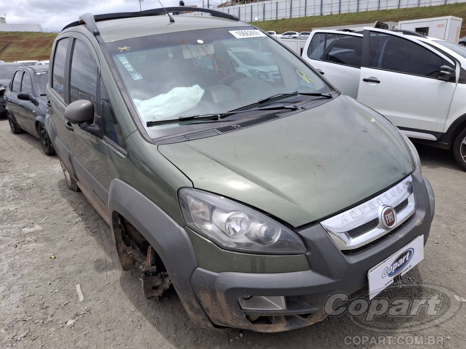 Veículo Fiat Idea FIAT IDEA ADVENTURE 1.8 16V E.TORQ FLEXIVEL ALCOOL/GASOLINA 2014 2014 em leilão