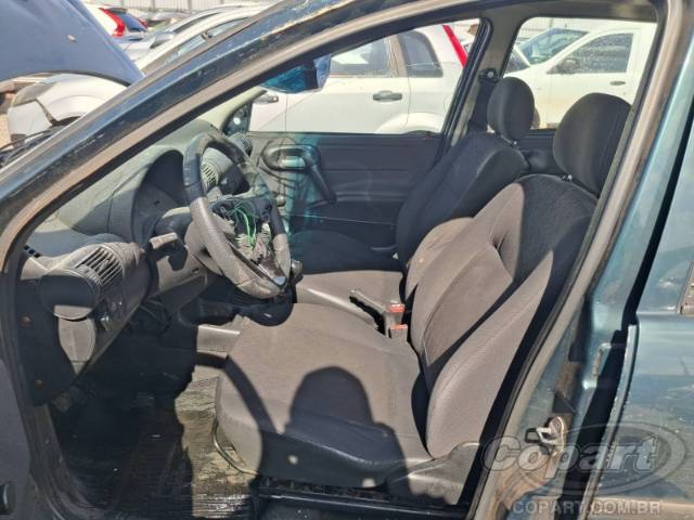 2005 CHEVROLET CLASSIC 