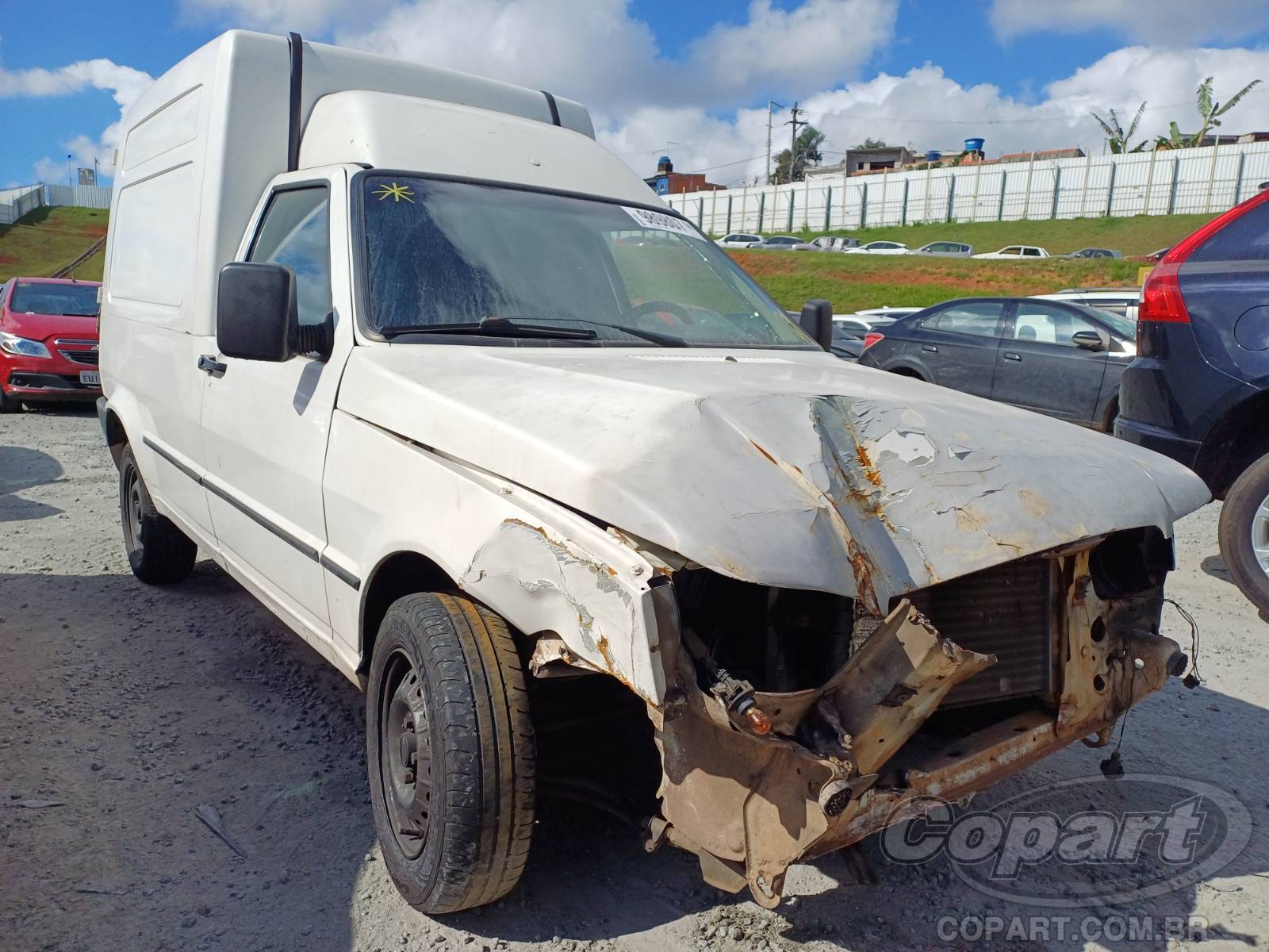 Veículo Fiat Fiorino Fiat Fiorino Furgao Fire 1.3 2005 Colisão Média Monta 2005 em leilão