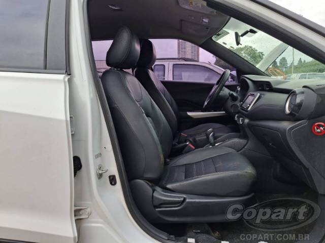2017 NISSAN KICKS 