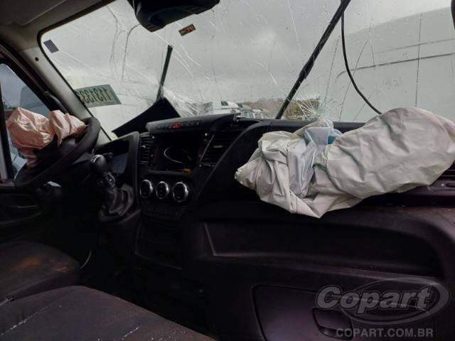 2021 IVECO DAILY 