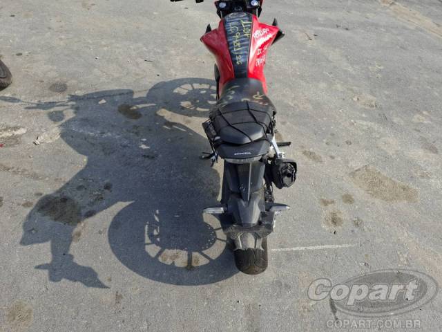 2026 HONDA CB 300F 