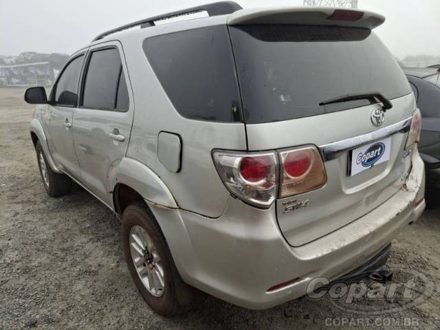 2013 TOYOTA HILUX SW4 