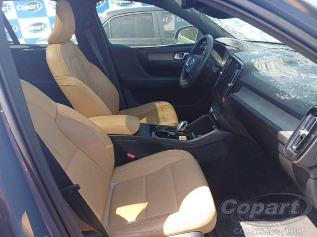 2020 VOLVO XC40 