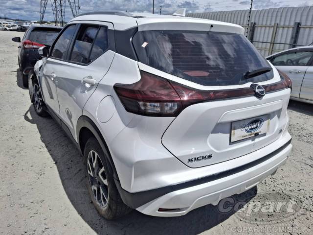 2024 NISSAN KICKS 